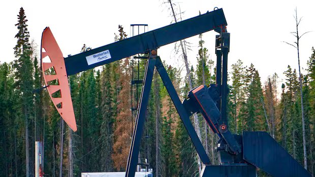 Canadian oil price falls to lowest level in 18 months compared to U.S. benchmark