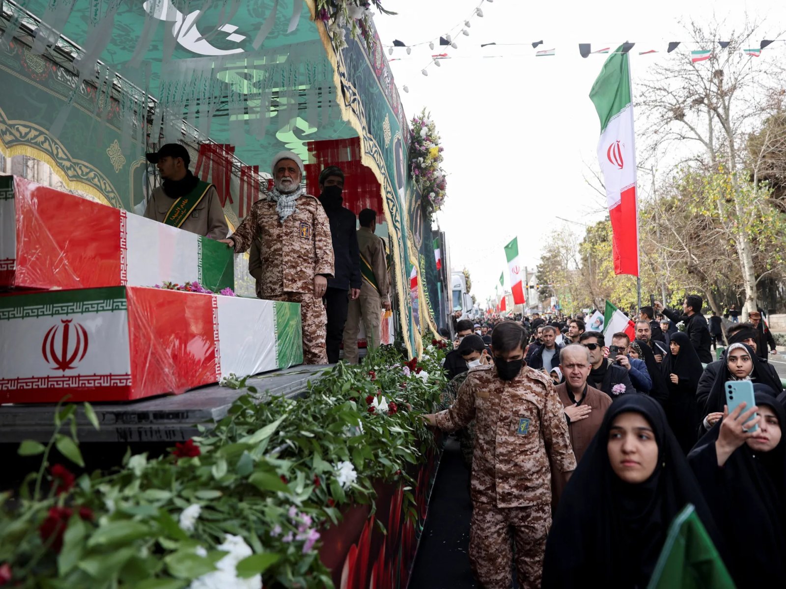 US-Iran tensions: Trump has no path to an easy ‘win’ despite Tehran’s woes | Donald Trump News