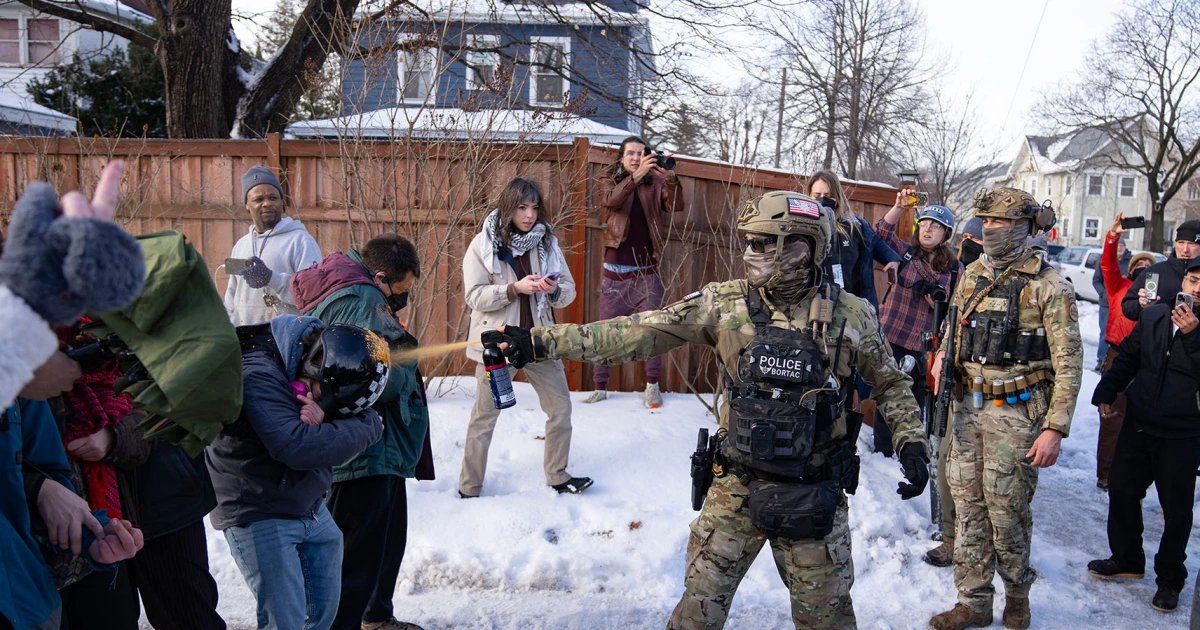 U.S. judge orders federal agents to stop pepper spraying, retaliating against peaceful Minnesota protesters