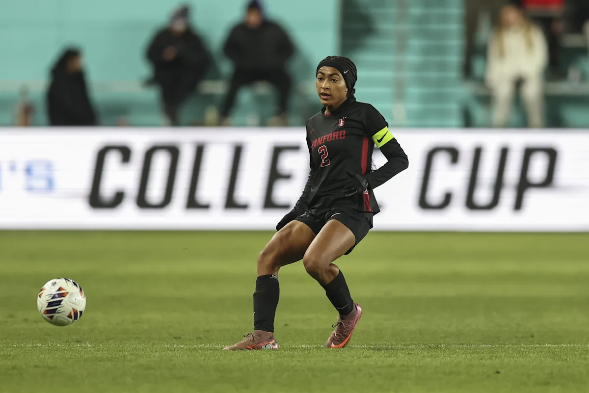 Stanford Cardinal star defender Elise Evans signs with Chicago Stars