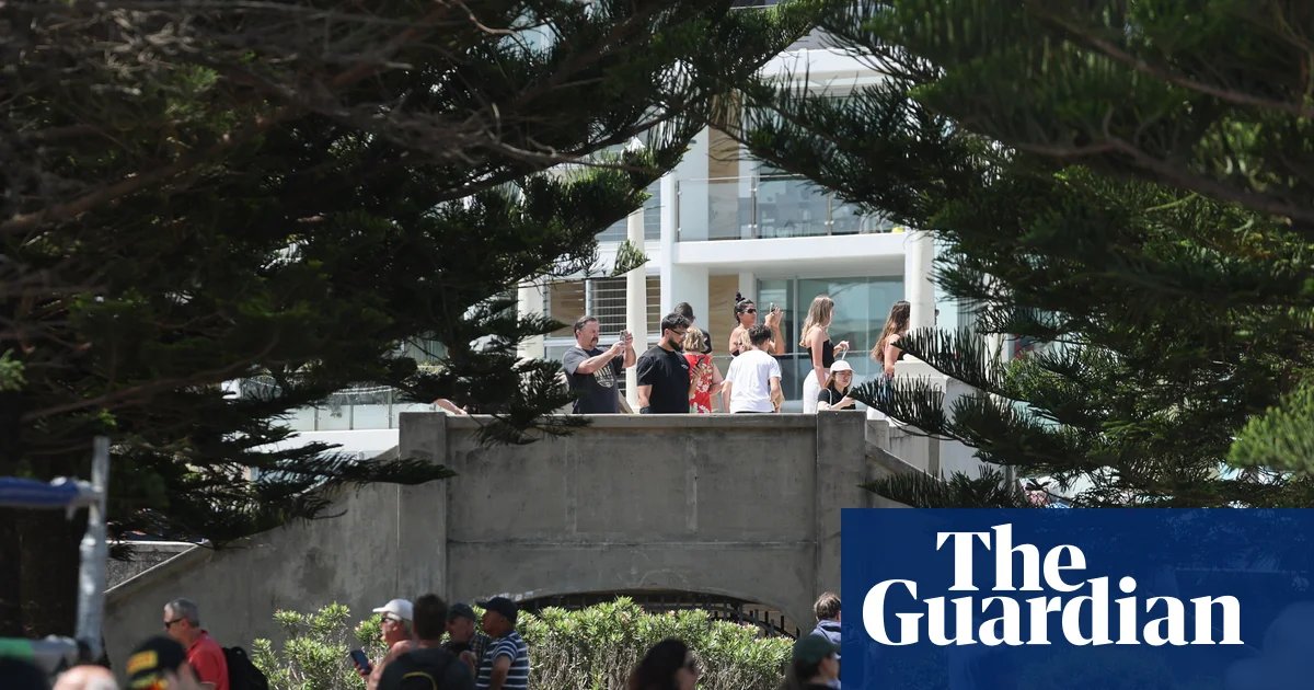 A ‘ghoulish reminder’ to be knocked down or a memorial to the dead: council debates future of Bondi footbridge | Bondi beach terror attack
