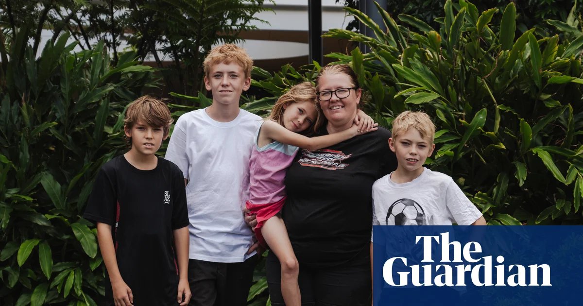 Australia’s cost of living ‘getting crazier’ as nearly half of lower-income families worry about affording school shoes | Cost of living crisis