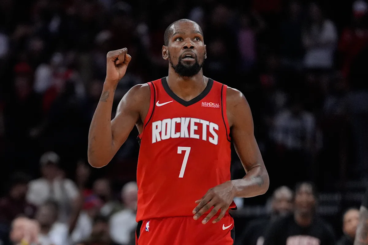 Kevin Durant’s 32 points lead Rockets to 111-104 road win over Pistons