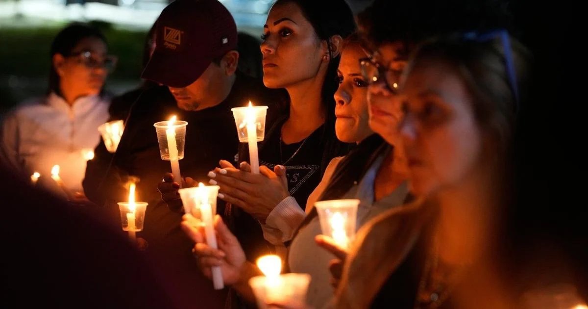 Photos show relatives waiting outside prisons as Venezuela frees a handful of detainees
