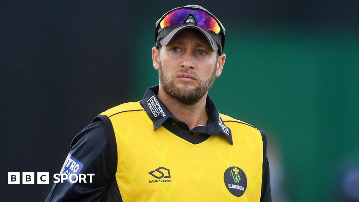 Billy Root: Glamorgan all-rounder agrees one-year contract extension