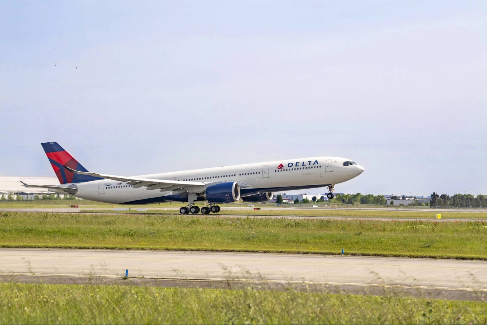 Delta tops up intercontinental fleet with 31 A330neos, A350s