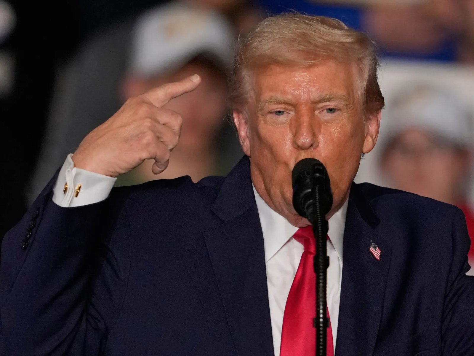 President talks up strength of US economy in advance of midterm elections | Donald Trump News