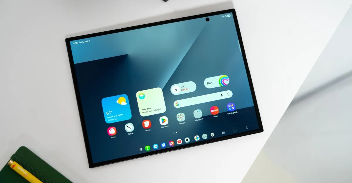 I just want to keep unfolding the Samsung Z Trifold