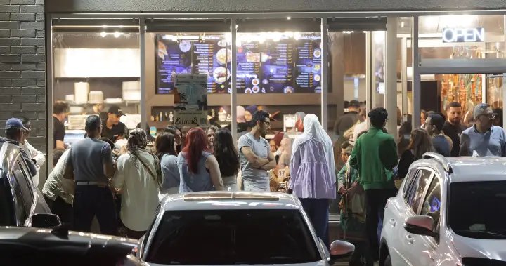 Mississauga imposes restrictions on restaurant growth at Ridgeway Plaza