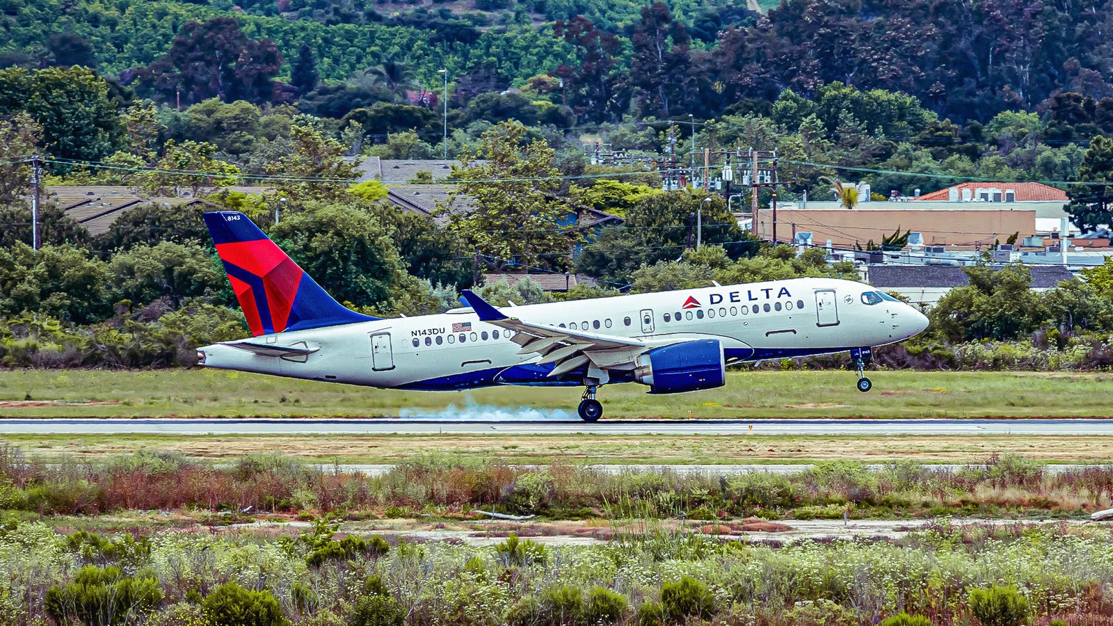 Here’s How Many Flights Delta Air Lines Will Fly With The Airbus A220 This Year