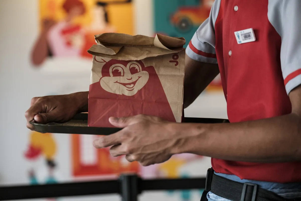 McDonald’s Rival Jollibee Soars on Plan to List Global Unit
