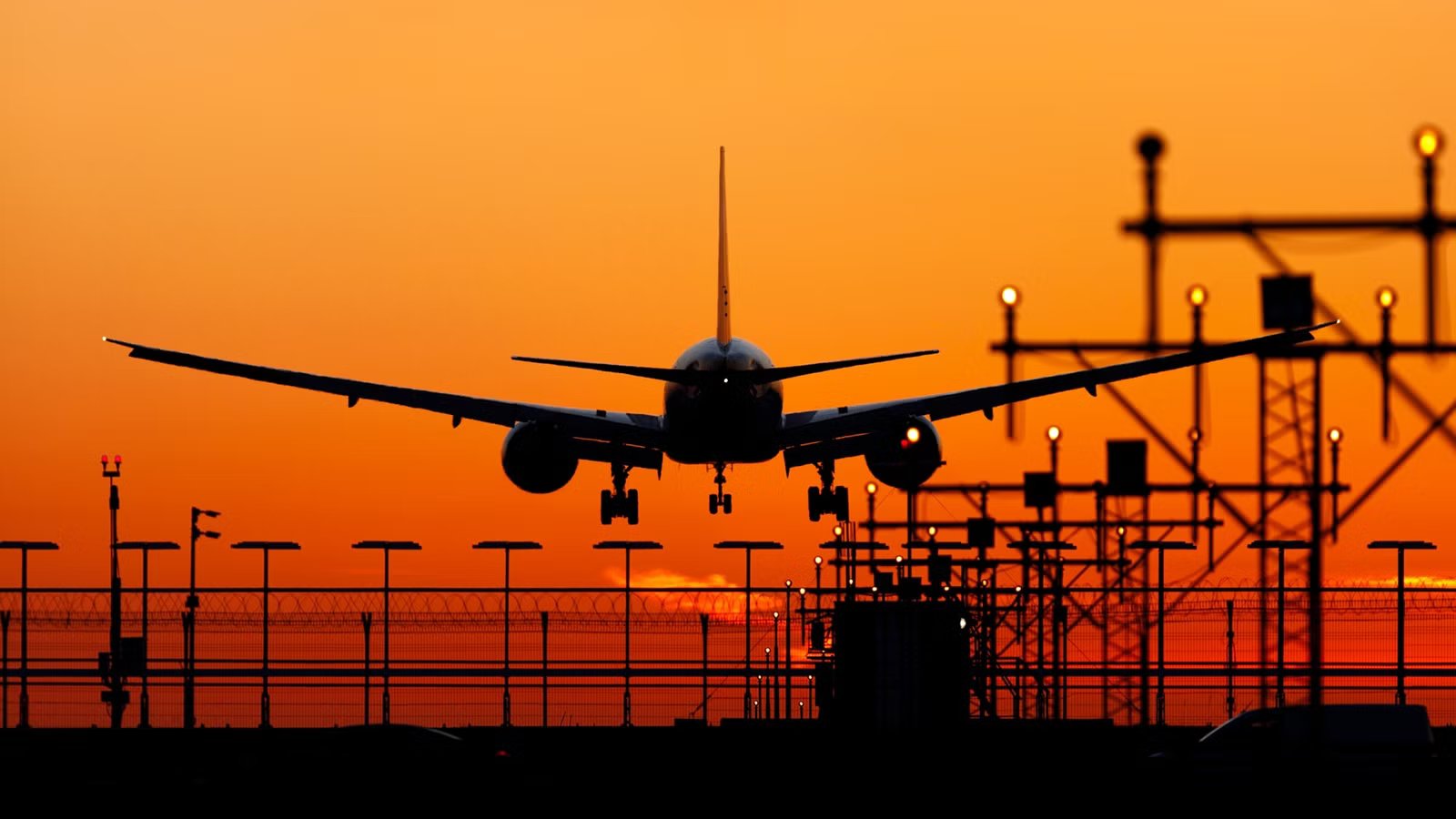 EU Warns European Airlines Against “High Risk” Flights Over Iran