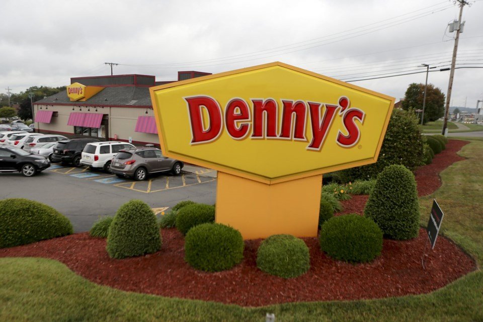 B.C. lawsuit alleges 3 former Denny's employees stole thousands in tips