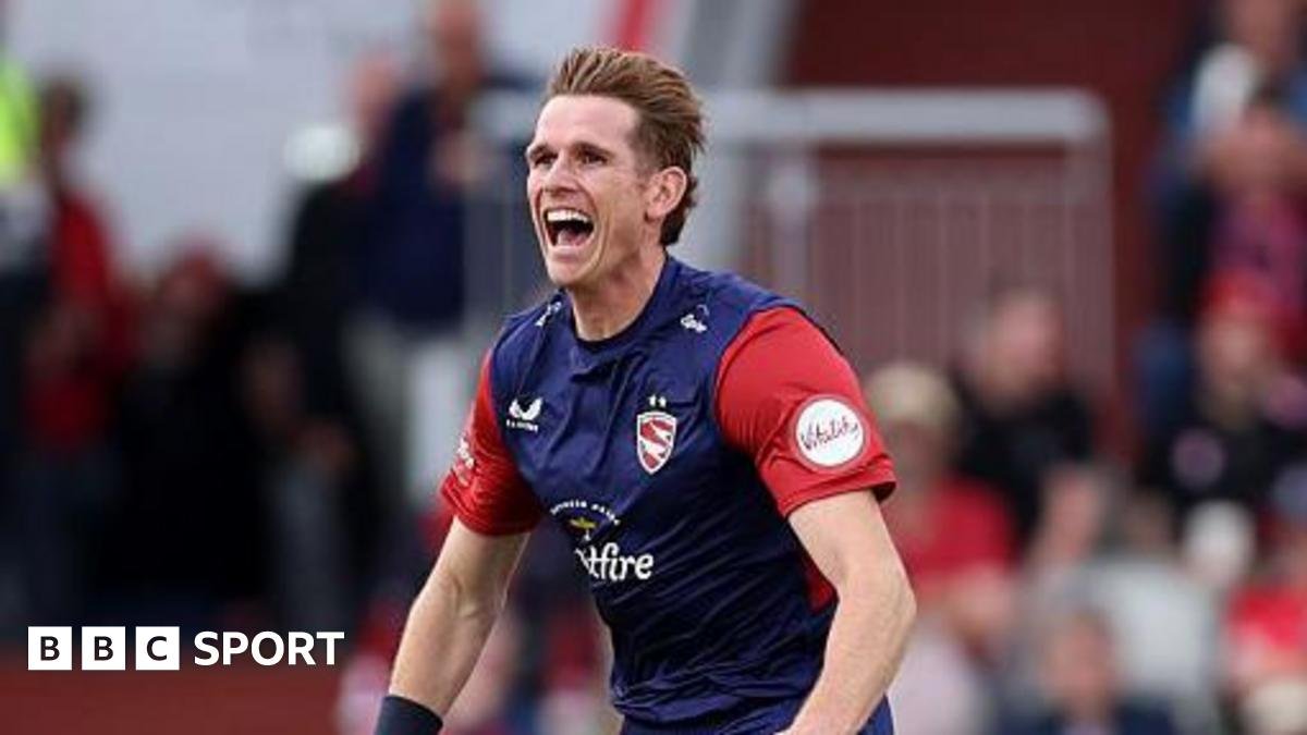 Fred Klaassen: Kent seam bowler signs new two-year deal with club