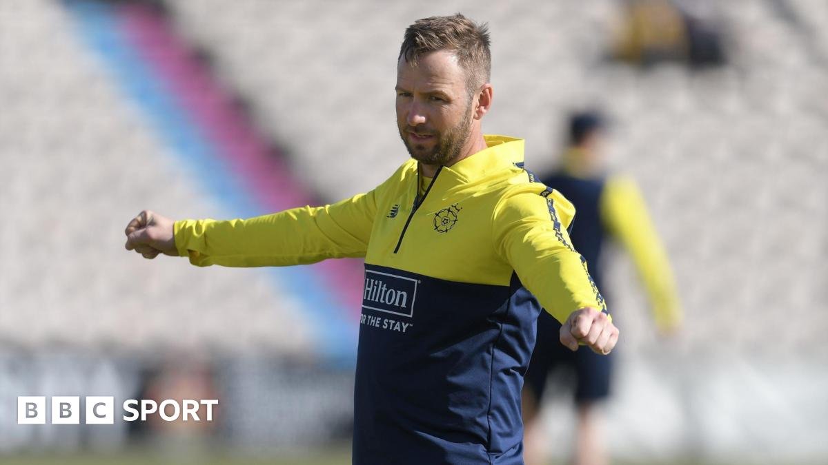 Mark Stoneman: Somerset sign ex-England batter to coaching staff