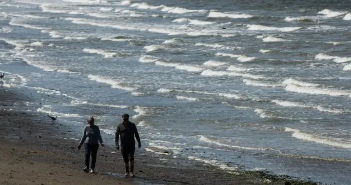 Possible coastal flooding in B.C.’s south coast, Environment Canada warns