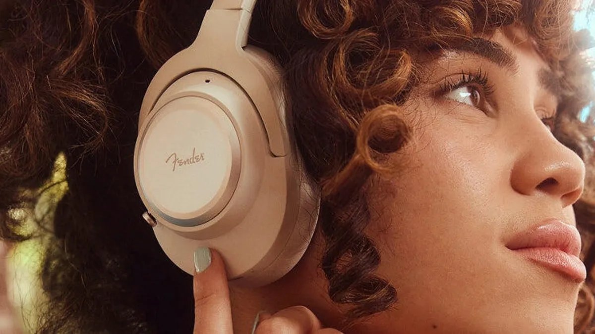 Fender Offers Up Its First Wireless Headphones, With Emphasis on Battery Life