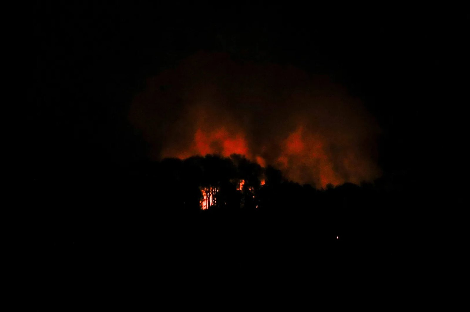 Video shows aftermath of explosions in Venezuela | Conflict