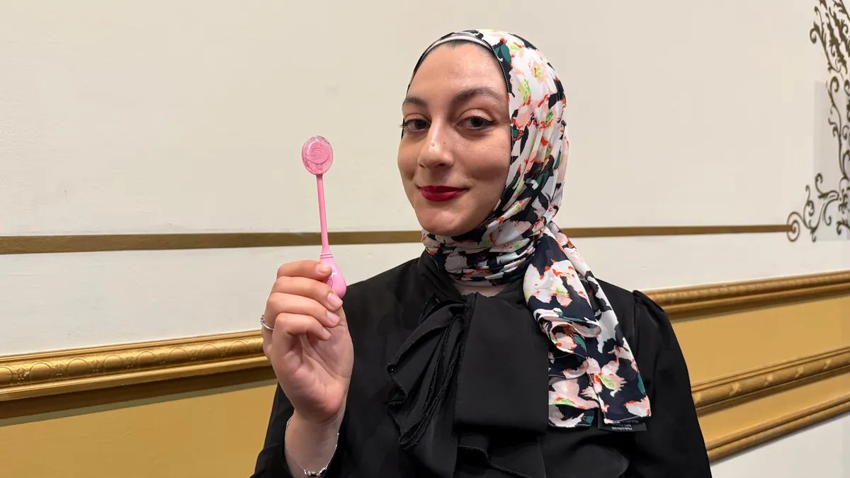 This Lollipop Plays Tunes In Your Head Using Bone Conduction. I Tried It and Was Floored