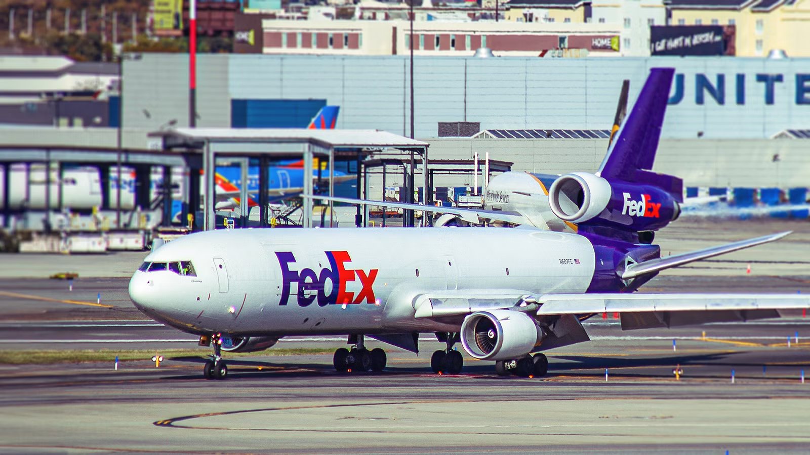 Does The McDonnell Douglas MD-11’s Tail Engine Have A Fan?