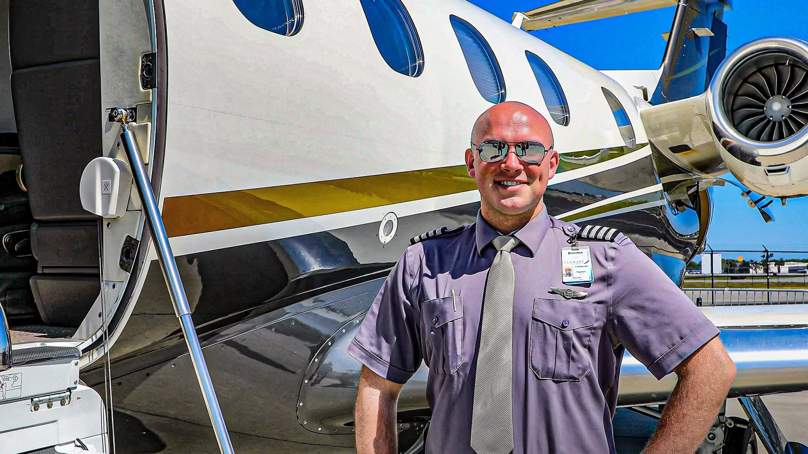 A Look At The Salaries Of Private Jet Pilots In The US In 2026