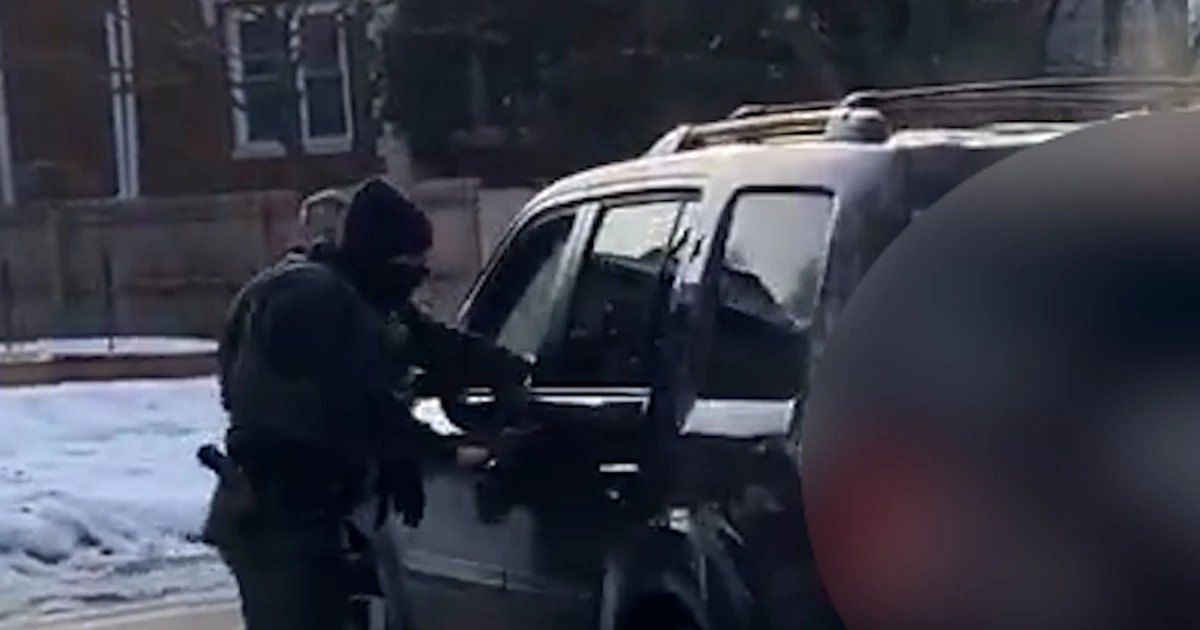 Video shows ICE agent fatally shoot woman in Minneapolis