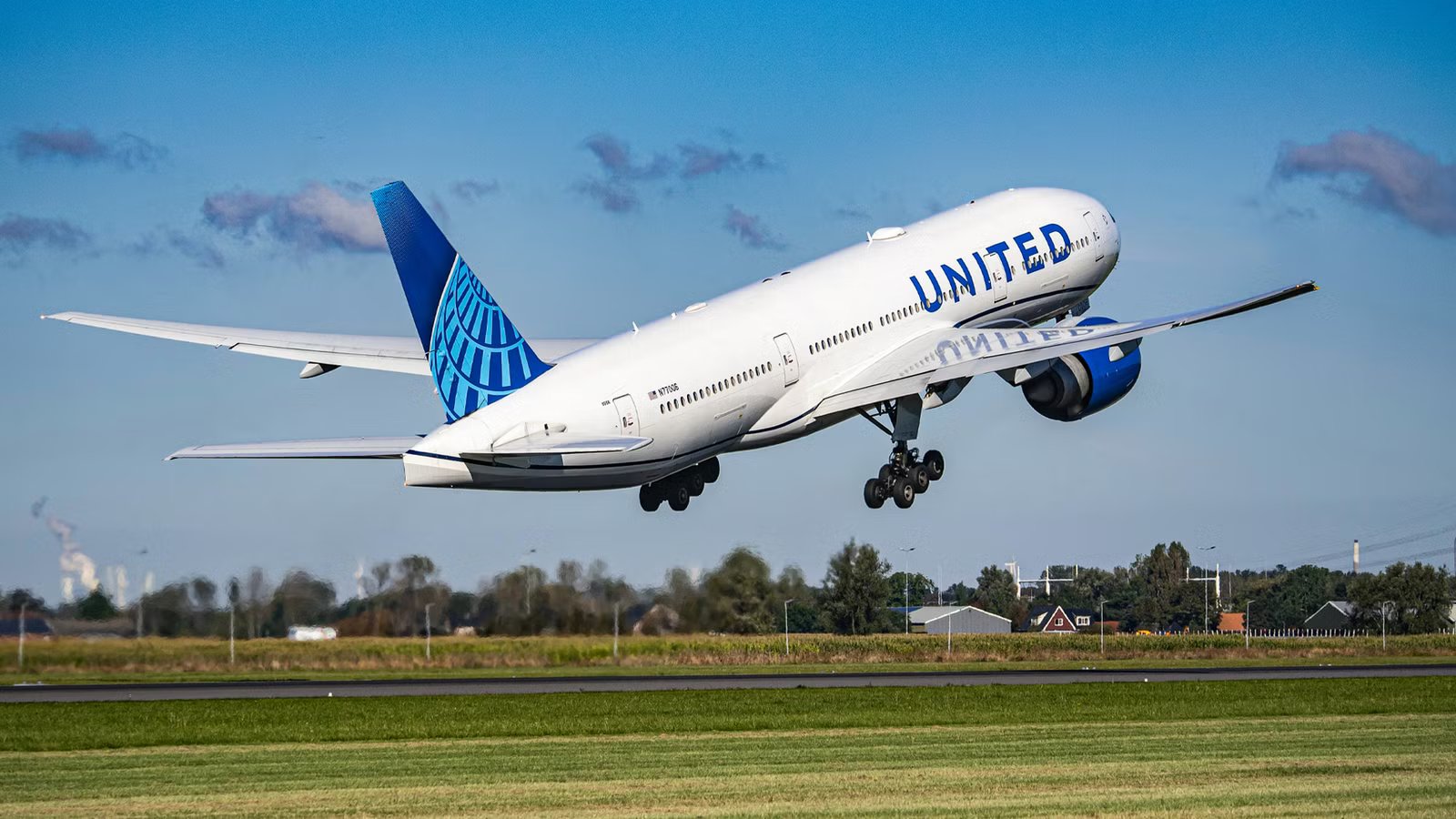 Which Aircraft Is United Airlines The Largest Operator Of?