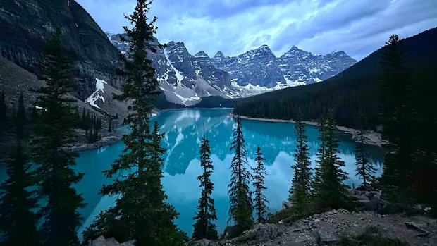 Parks Canada looks at new tactics to curb Lake Louise overcrowding