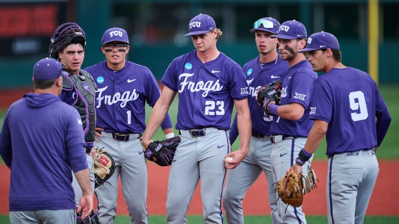 College baseball Week 1: Top 25 rankings, play of the week and what to watch