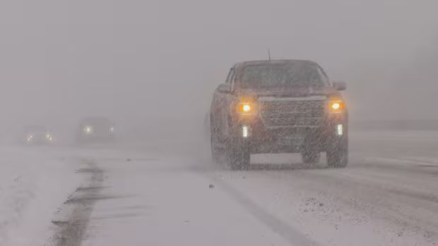 Snow clearing underway as nor’easter blasts Nova Scotia with snow, wind