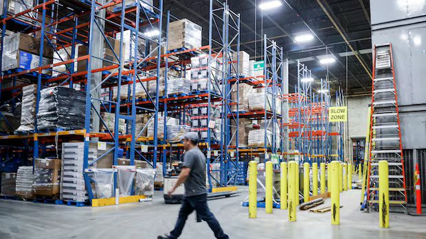 Canada’s economy contracted unexpectedly in fourth quarter of 2025