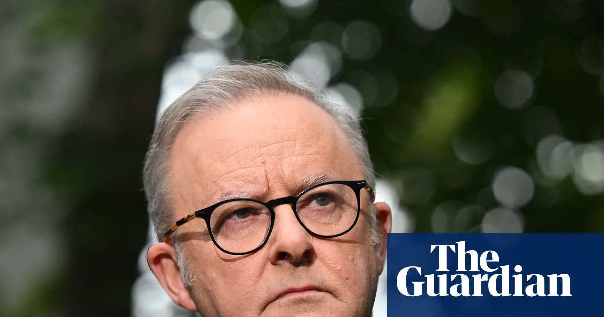 Violent and menacing threats to Australia’s politicians double in two years, according to police data | Australian police and policing