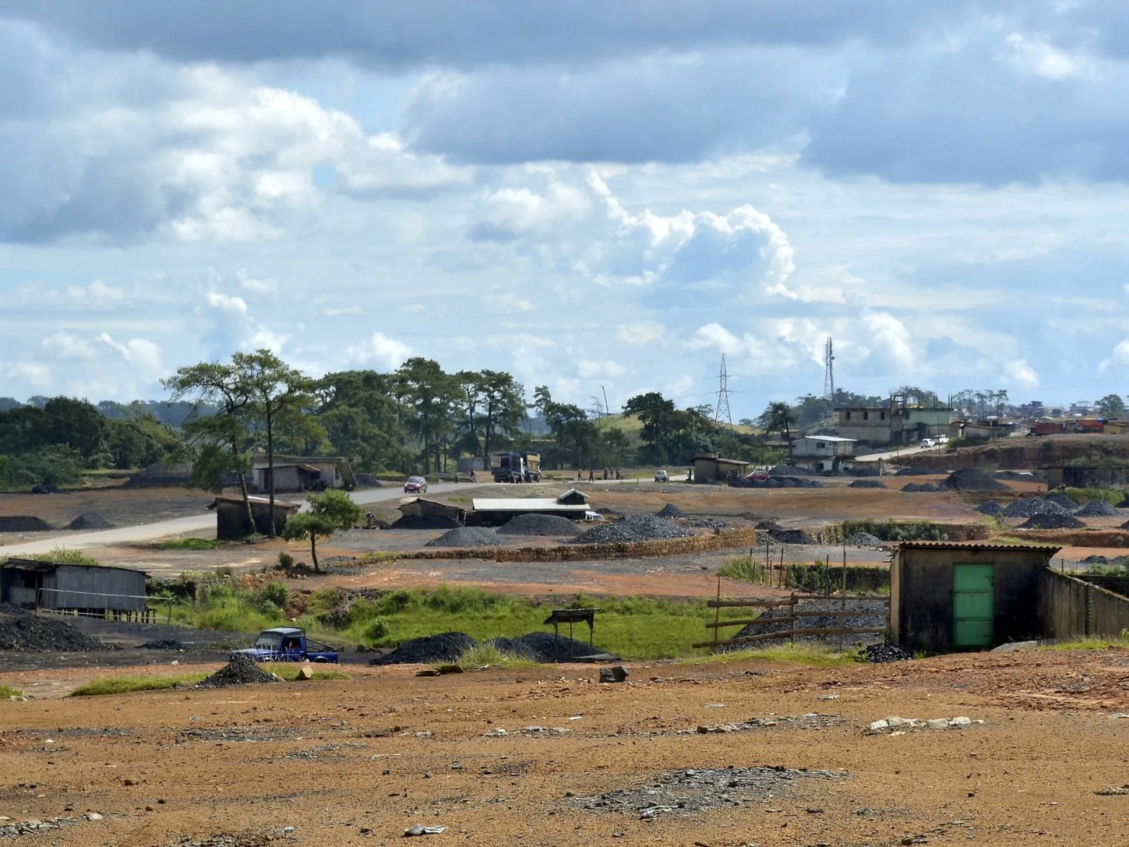 India coal mine blast leaves 18 dead, others feared trapped | Mining News
