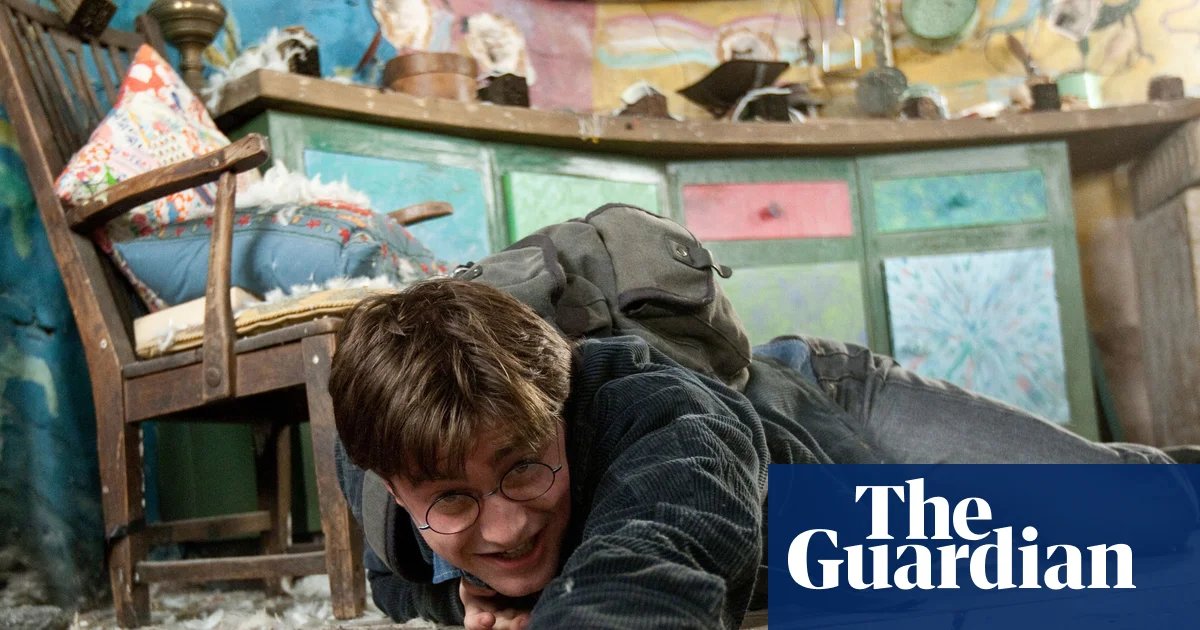 Warner Bros gives Paramount seven days to make ‘best and final’ offer | Warner Bros