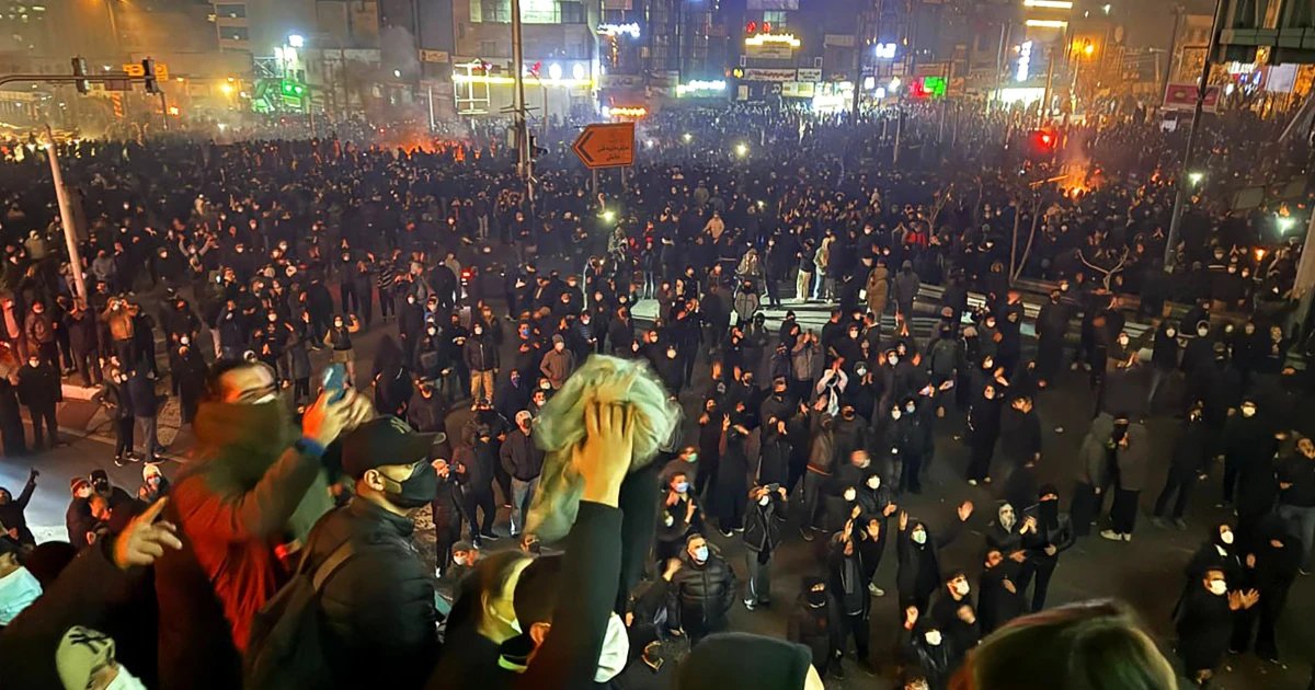 Iran arrests protesters, reformists to crush dissent after deadly crackdown