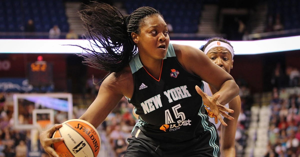 Two-time WNBA champion Kara Braxton dies at 43