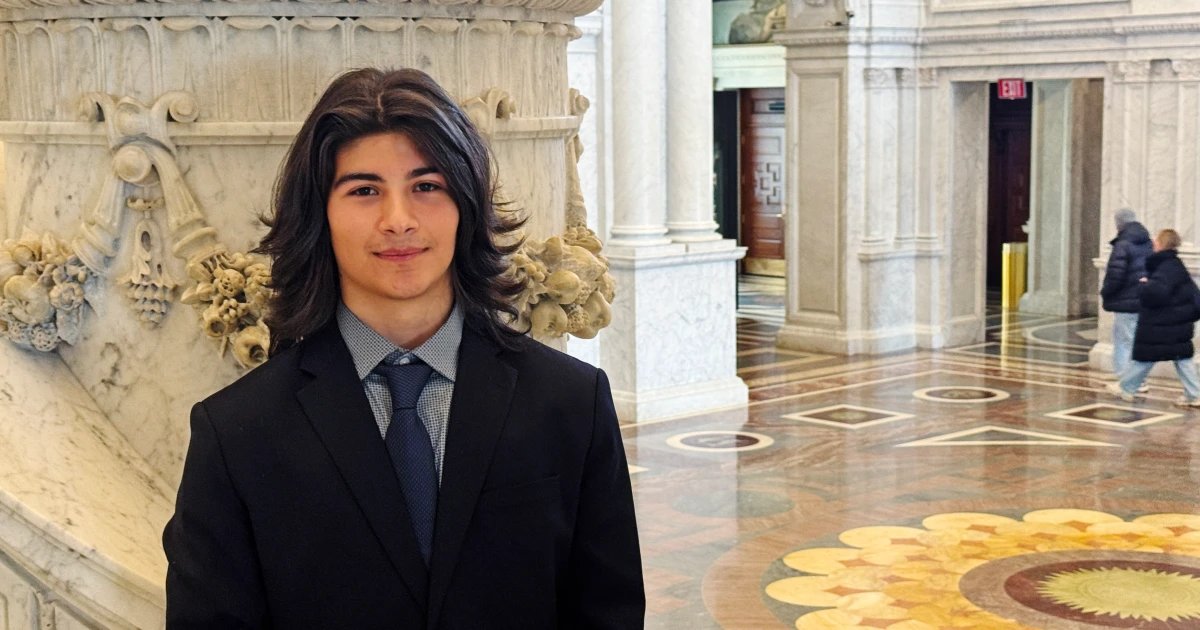 Brother of U.S. citizen girl with rare brain tumor sent to Mexico with deported parents attends SOTU