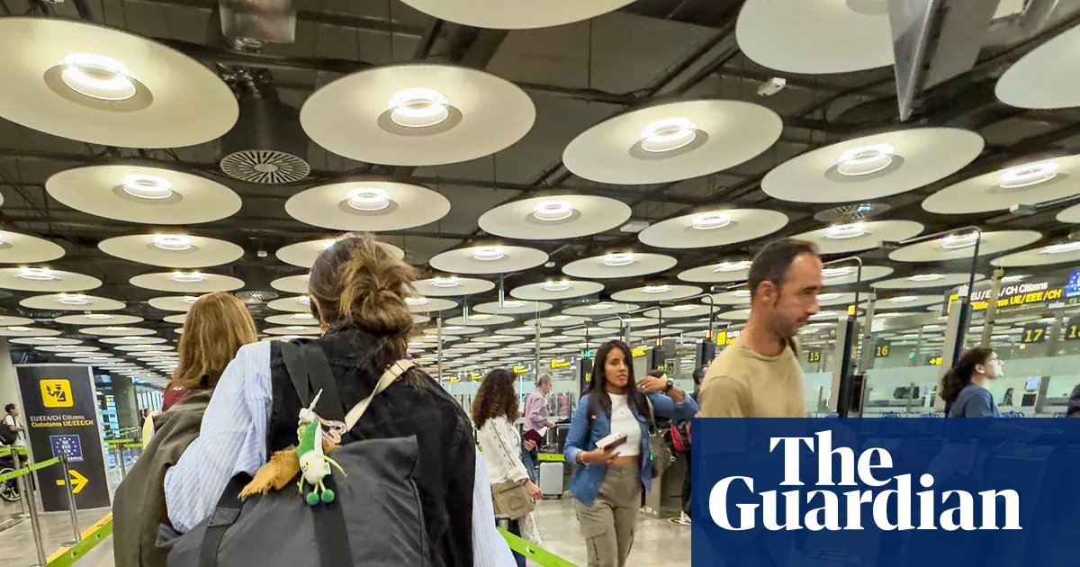 Travel industry fears summer disruption amid new biometric checks at European borders | Air transport