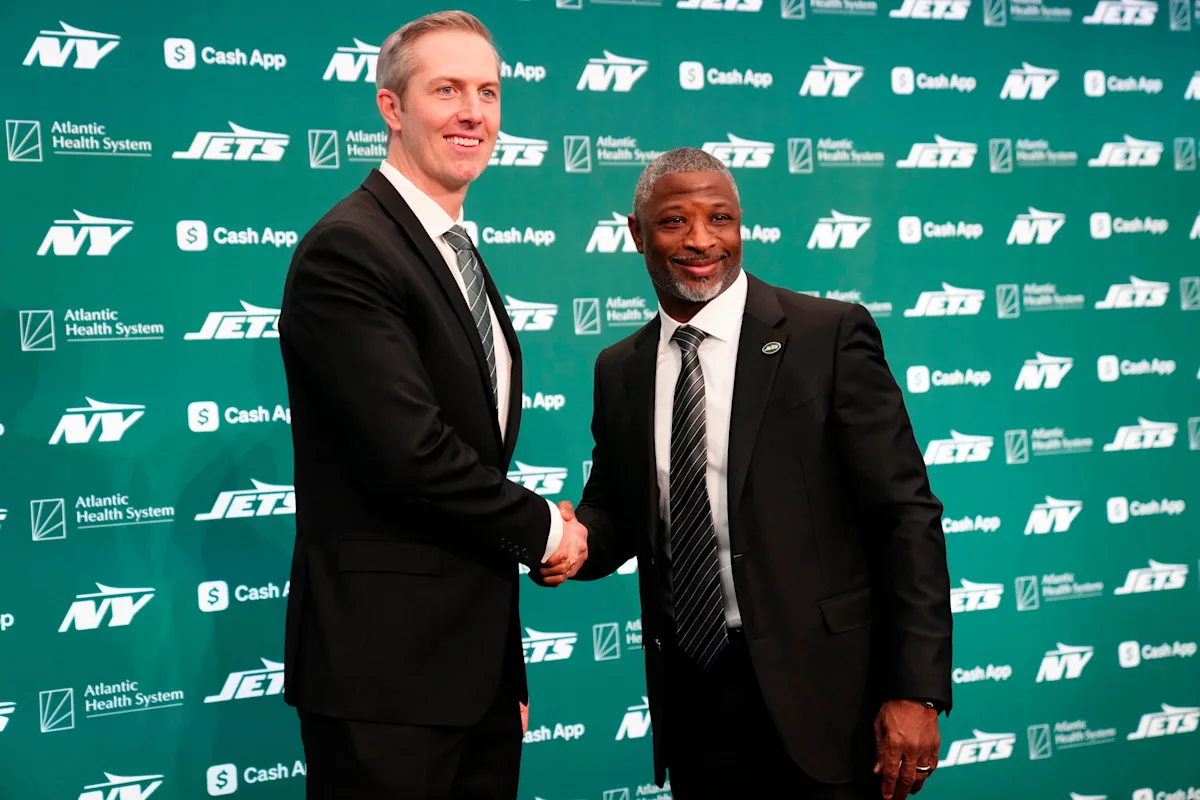Jets’ Aaron Glenn, Darren Mougey earn A’s in 2026 NFLPA report cards
