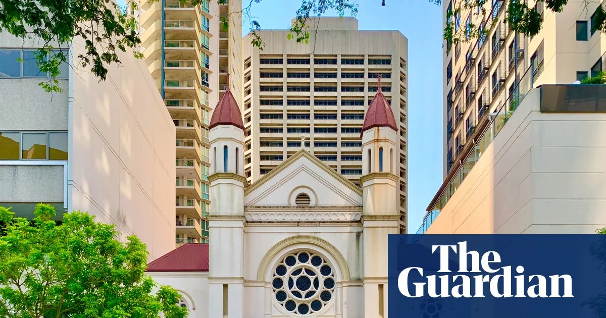 Man charged with hate crime after allegedly ramming gates of Brisbane synagogue with ute | Brisbane