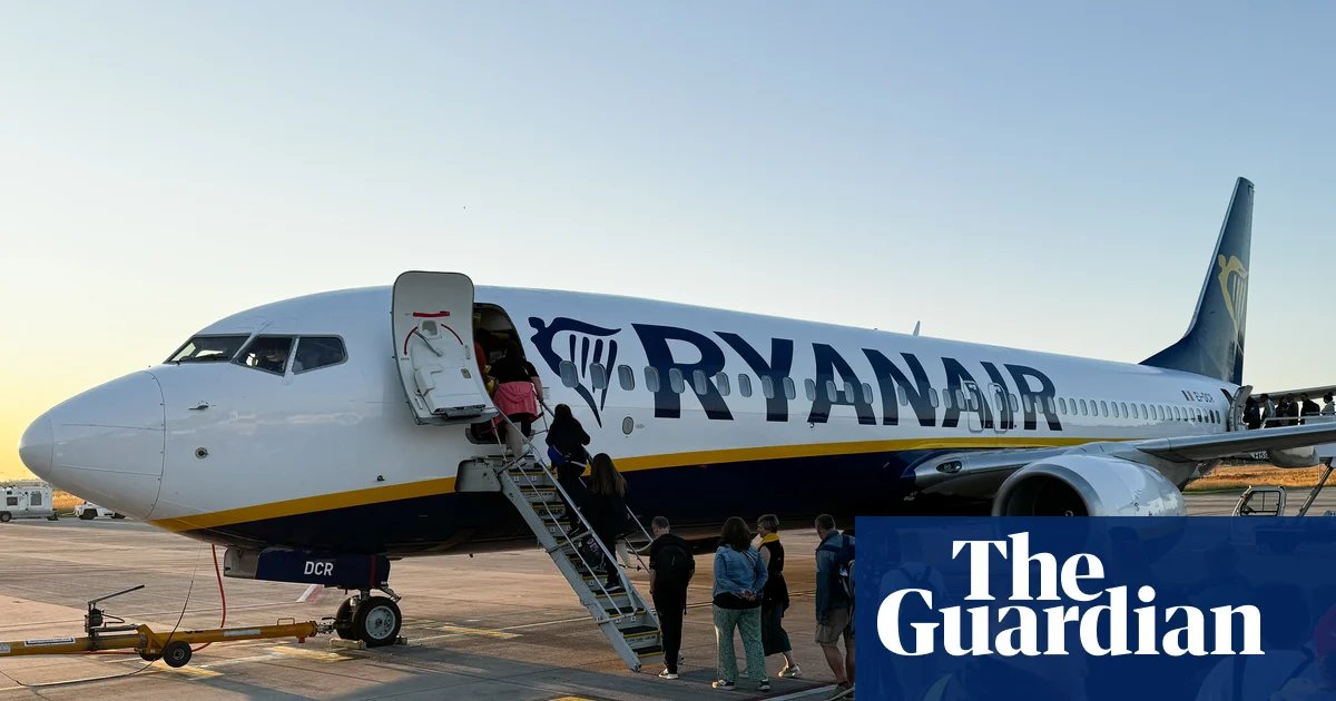 ‘Grace period’ needed for dual nationals returning to UK on second passport, say Lib Dems | Immigration and asylum