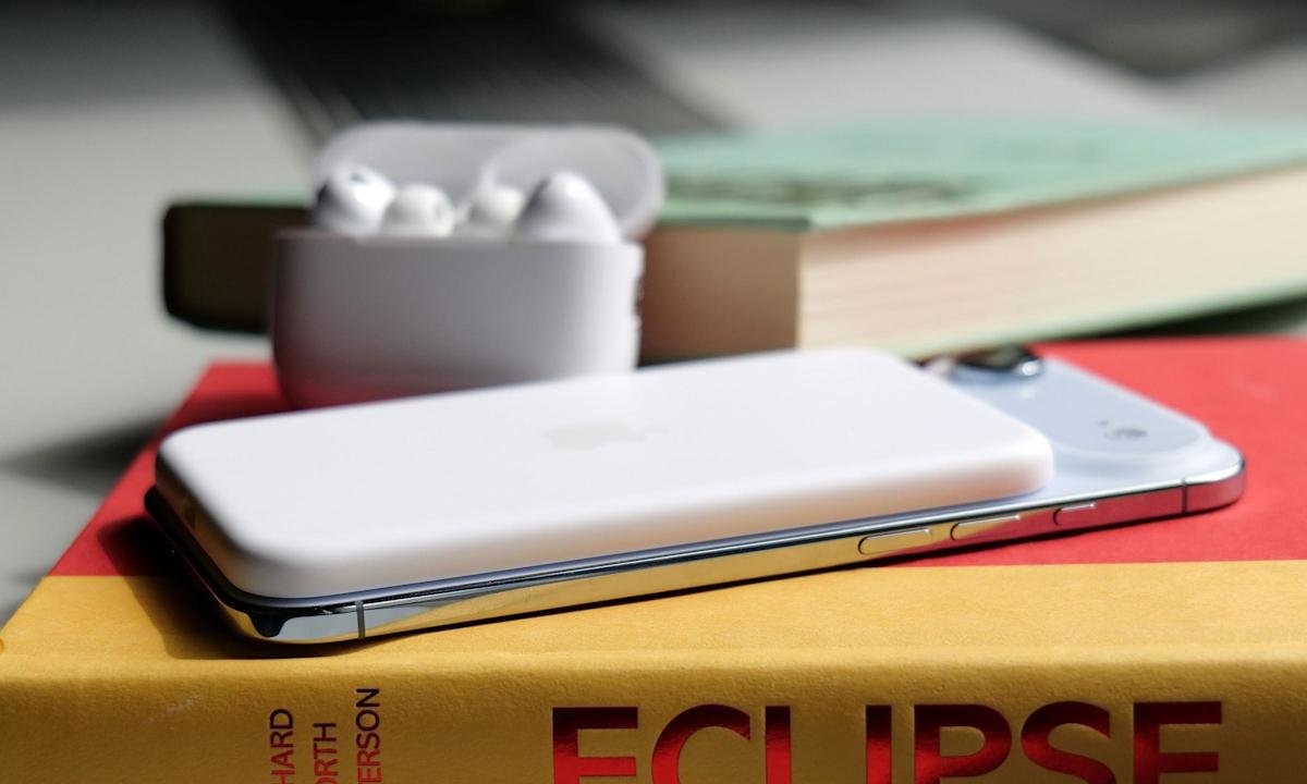 Apple’s iPhone Air MagSafe battery drops to an all-time-low price