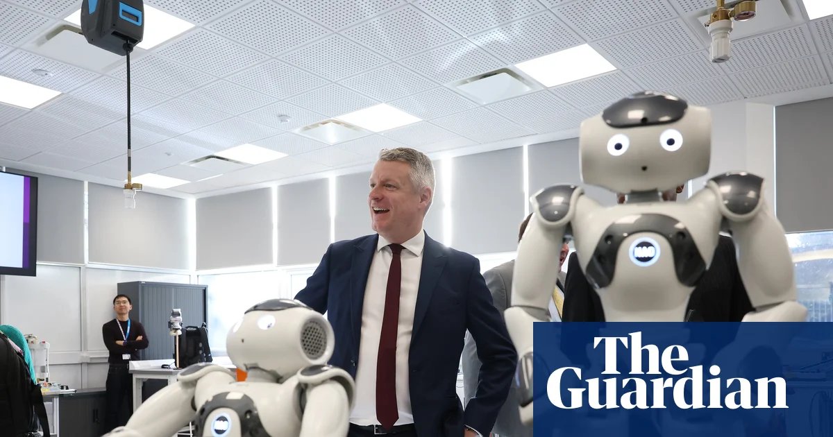 Minister defends long delays to UK military spending plan | Defence policy