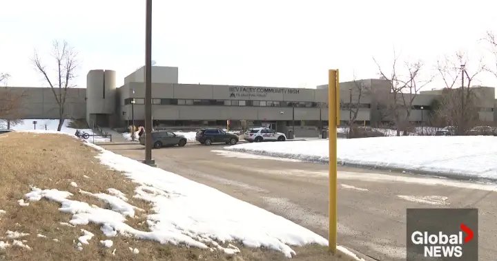 Sherwood Park students locked in classrooms due to gun sighting – Edmonton