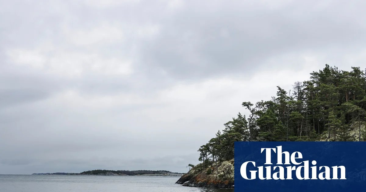 German tourists trying to create floating sauna rescued from Swedish ice floe | Sweden