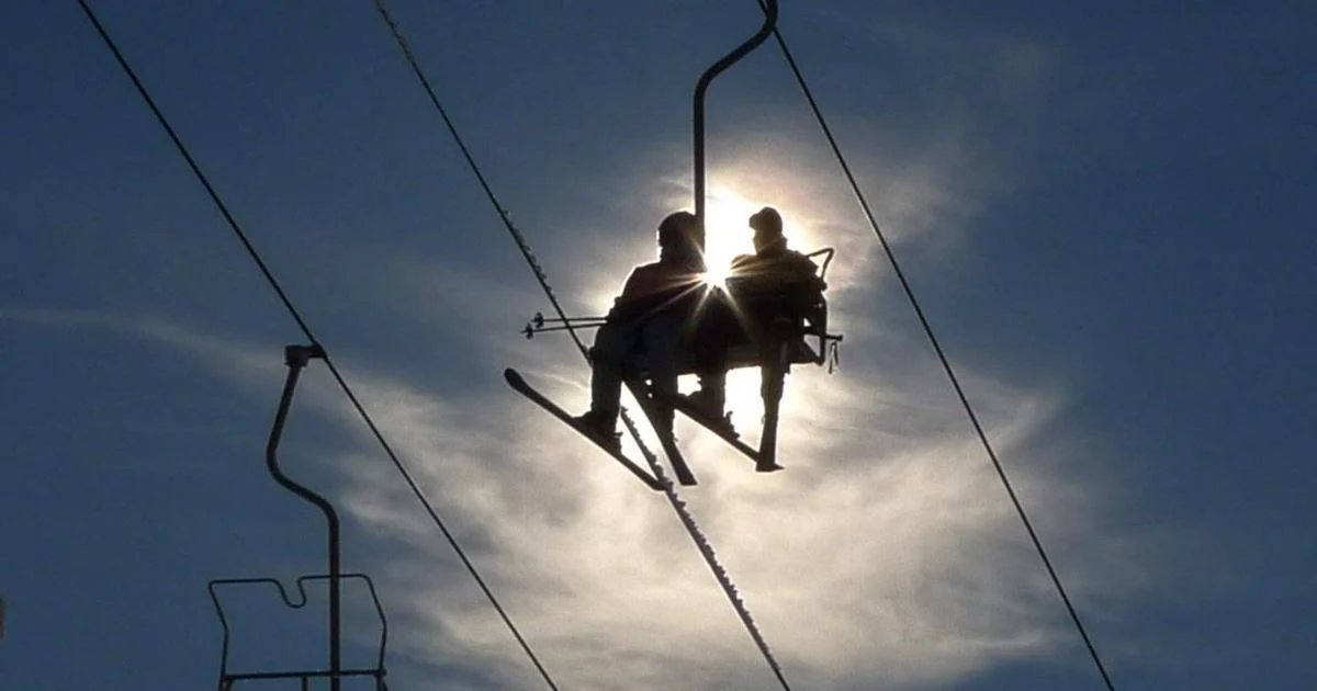 13-year-old skier from Ottawa dies days after she was injured on Quebec ski lift