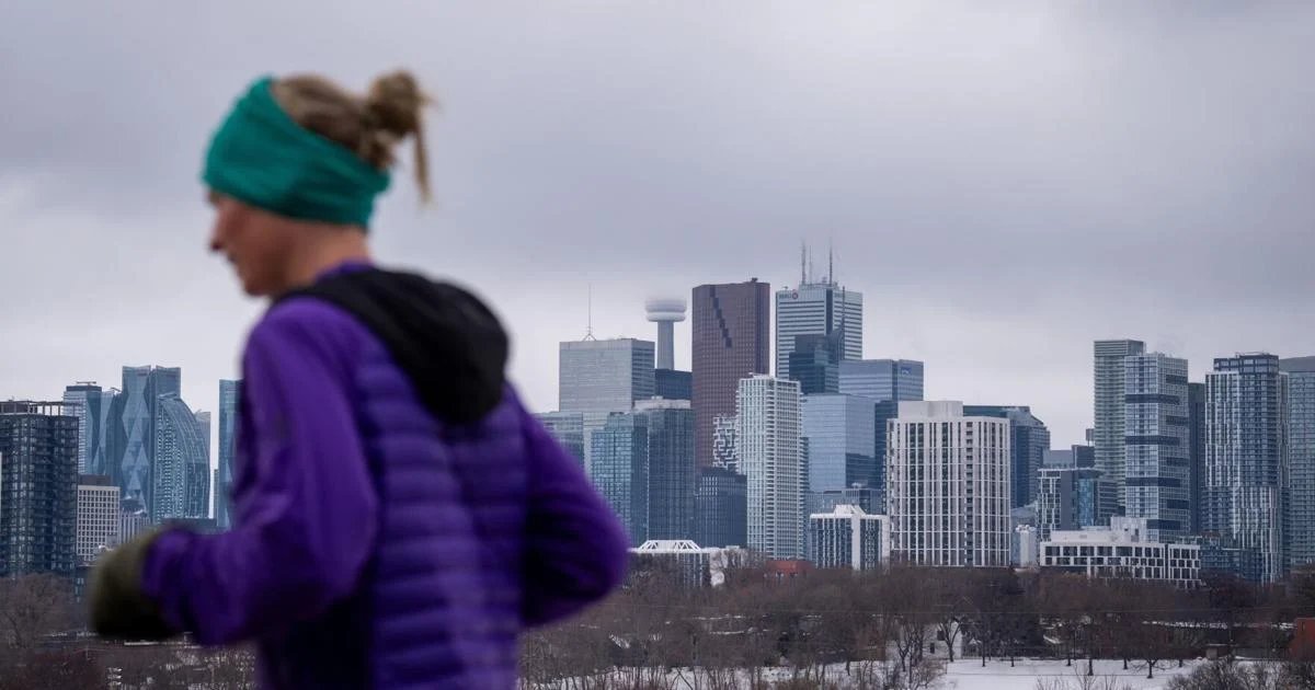 Toronto under winter storm warning for freezing rain, ice and snow on Wednesday
