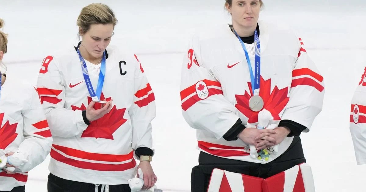 Olympic final loss might mark end of era for Poulin, Canada