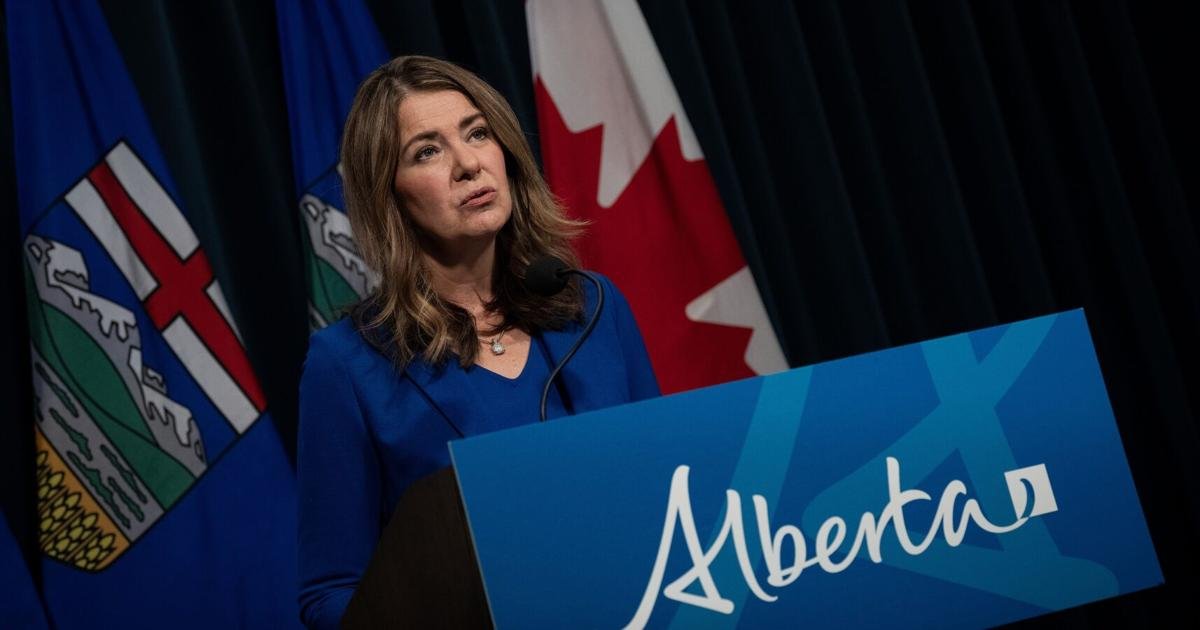 Danielle Smith's referendum announcement gets low-key response from Ottawa