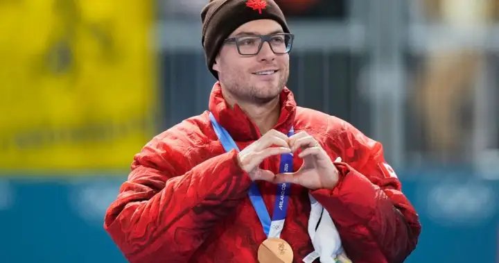 Laurent Dubreuil wins speedskating 500 bronze – National